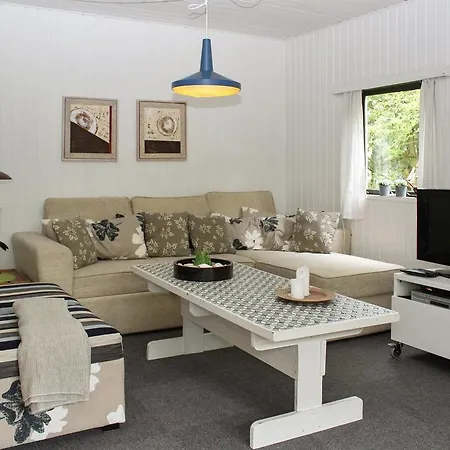 Three-bedroom Holiday In * הלס